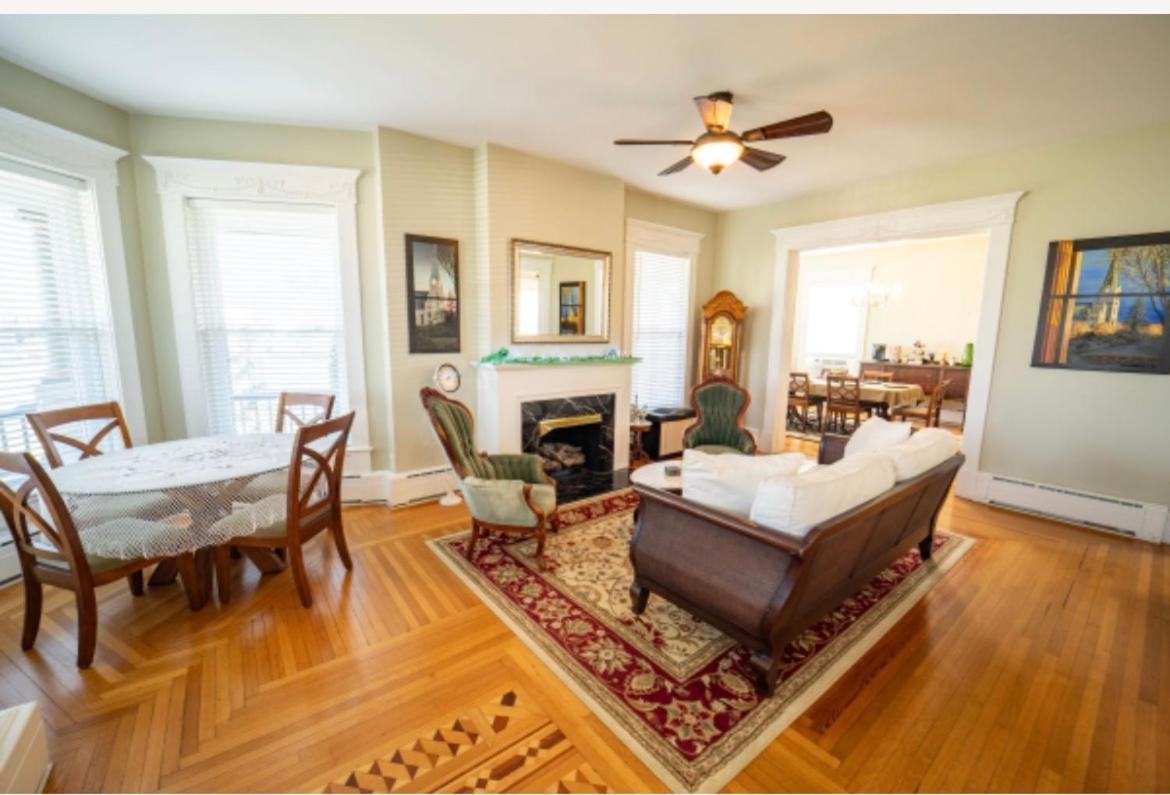 The Victorian Guesthouse Delphos Bagian luar foto