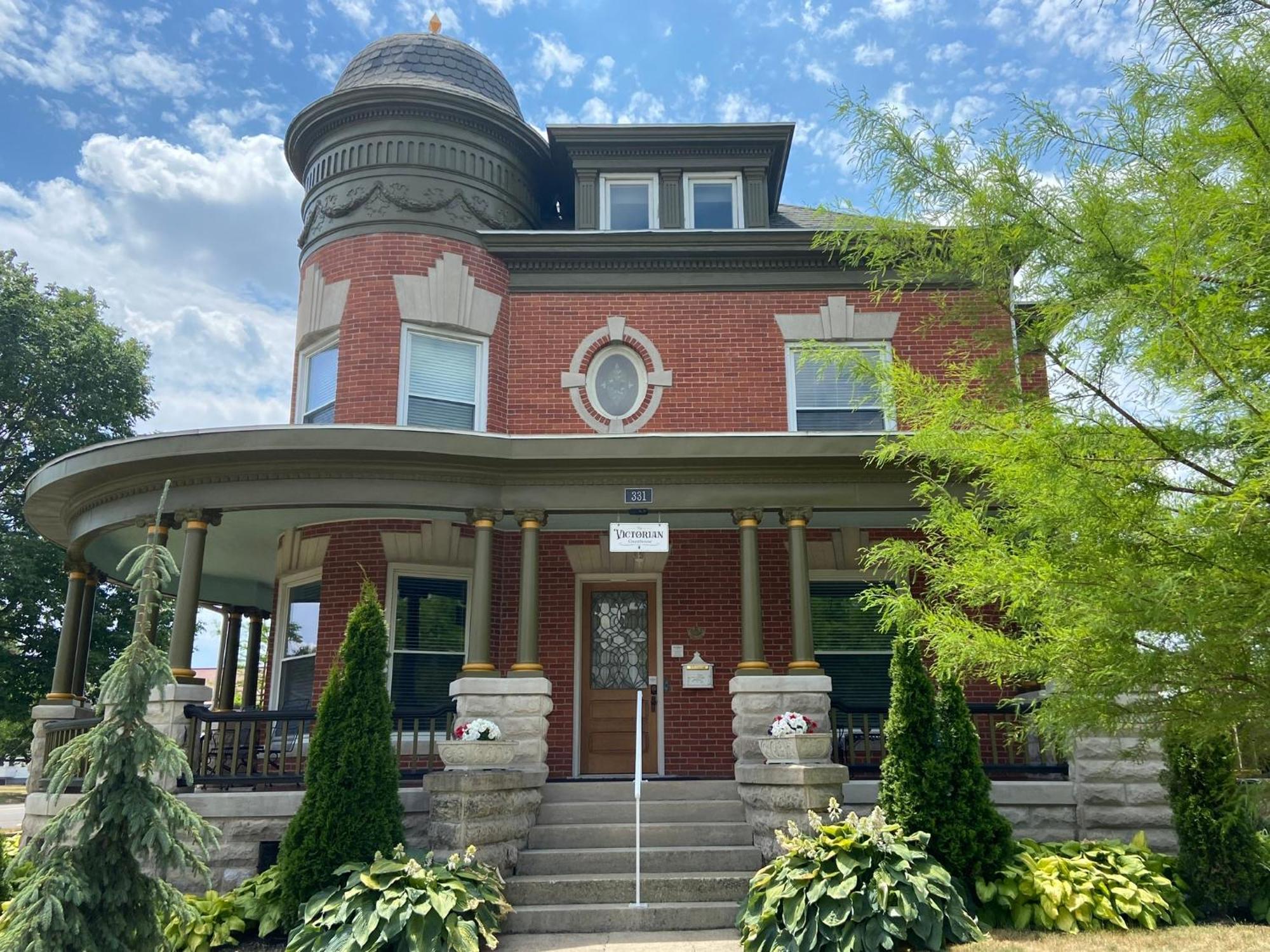 The Victorian Guesthouse Delphos Bagian luar foto