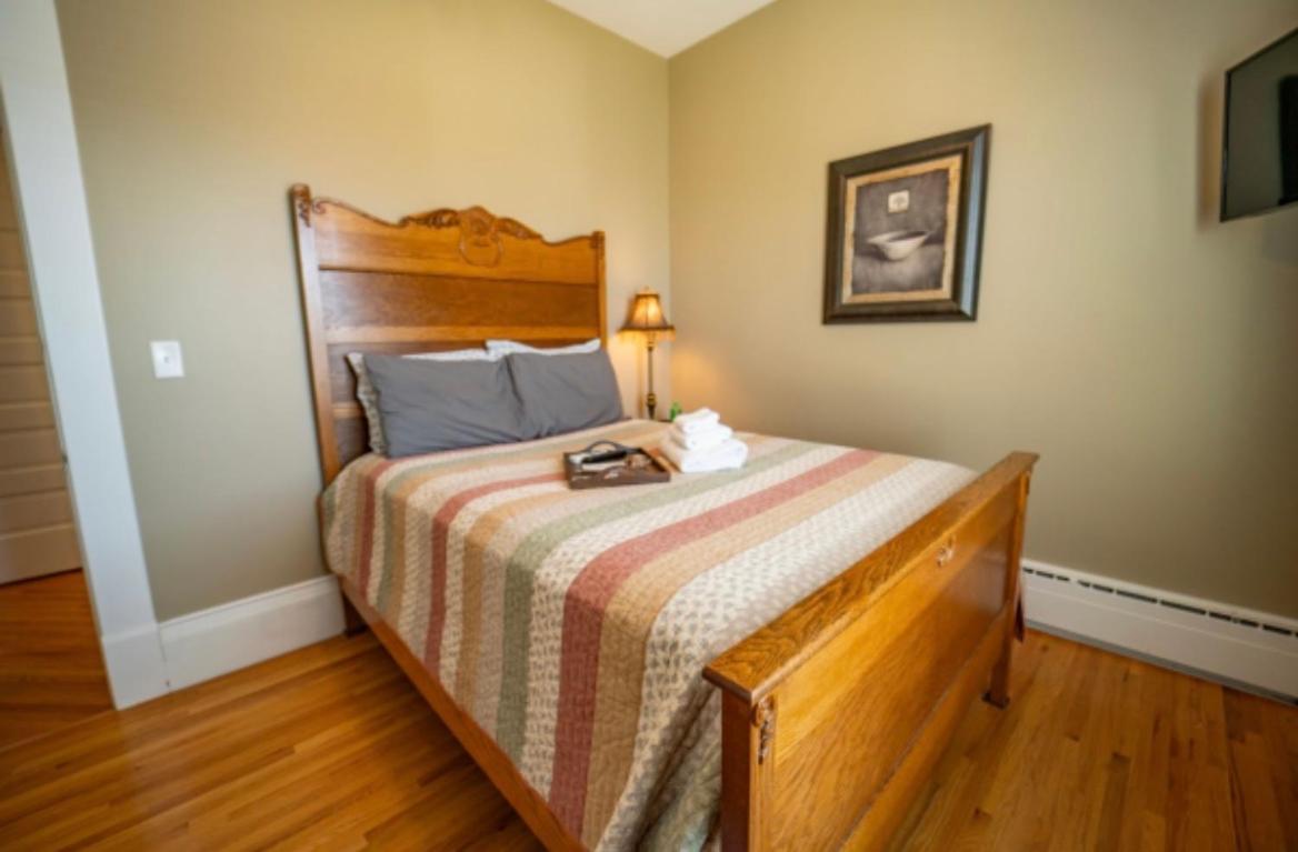 The Victorian Guesthouse Delphos Ruang foto